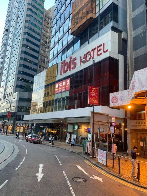 explore-hong-kong-island-local-cultures-history-taste