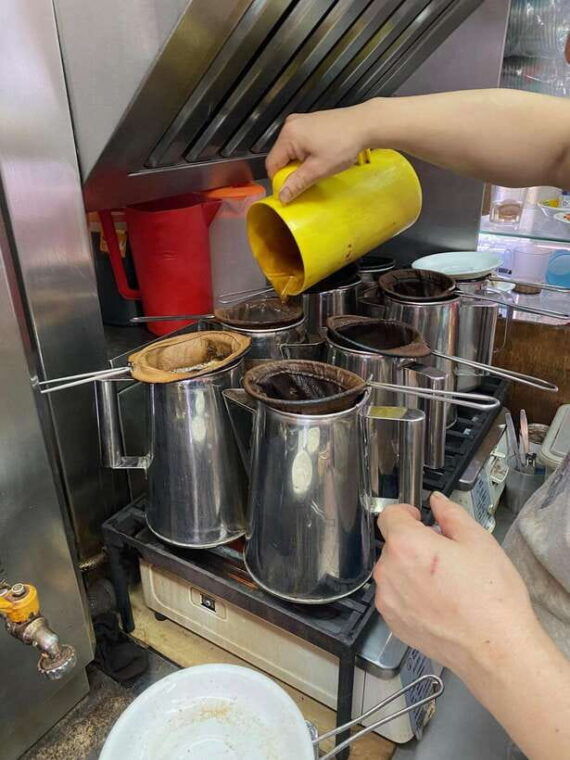 explore-hong-kong-island-local-cultures-history-taste