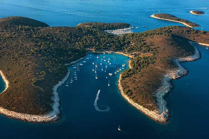 explore-hvar-brac-and-solta-on-the-private-boat-trip-unique-experience