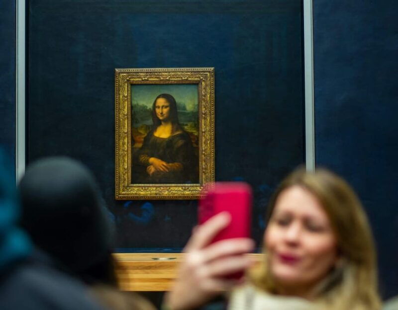 explore-iconic-masterpieces-at-the-louvre-museum