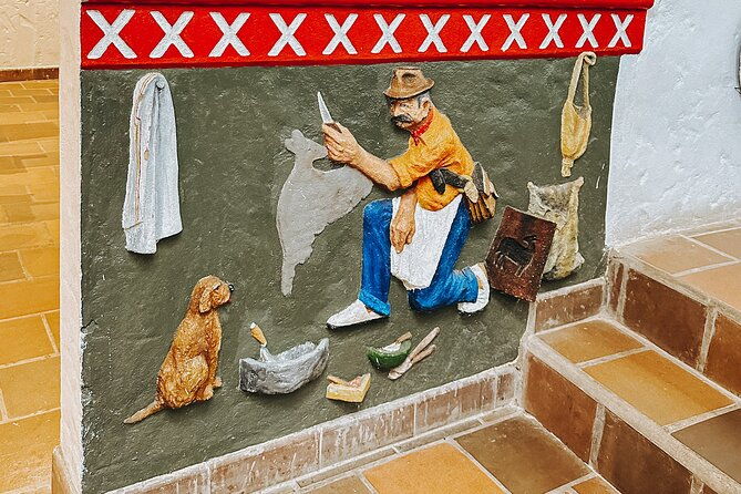 explore-immerse-in-guatapenol-past-present-and-local-culture