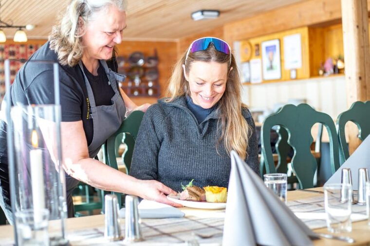 explore-jotunheimen-2-days-with-snowshoeing-and-snowcoach