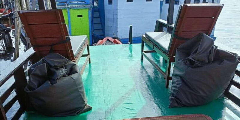 explore-jungle-in-borneo-and-orangutan-kelotok-tour-3d-2n