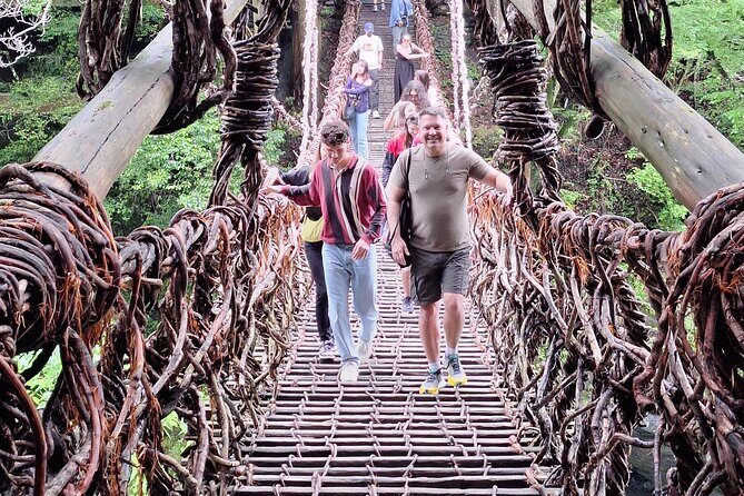 Explore Kochi: private tour by Car with licensed guide - Coastal Beauty and Cultural Icon: Katsurahama