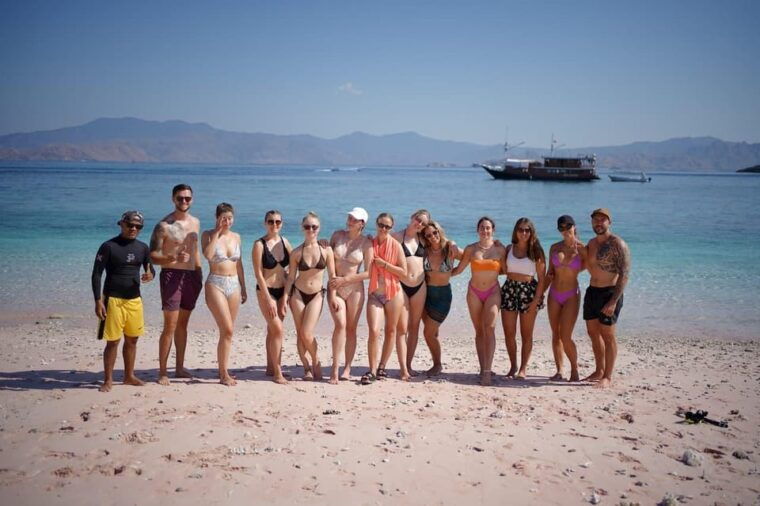 explore-komodo-tour-3d-2n