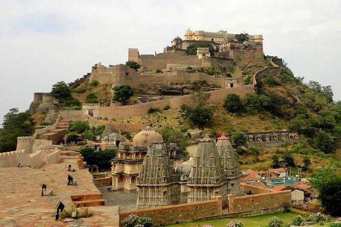 Explore Kumbhalgarh Fort & Jain Temple Tour From Udaipur To Jodhpur - Key Points