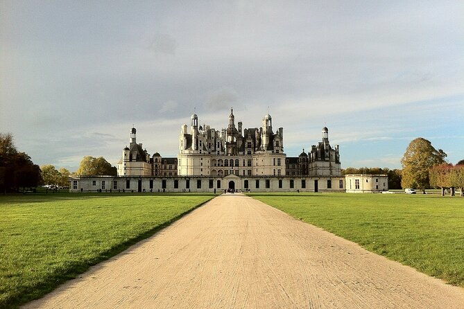 explore-loire-castles-the-city-of-orleans-from-paris
