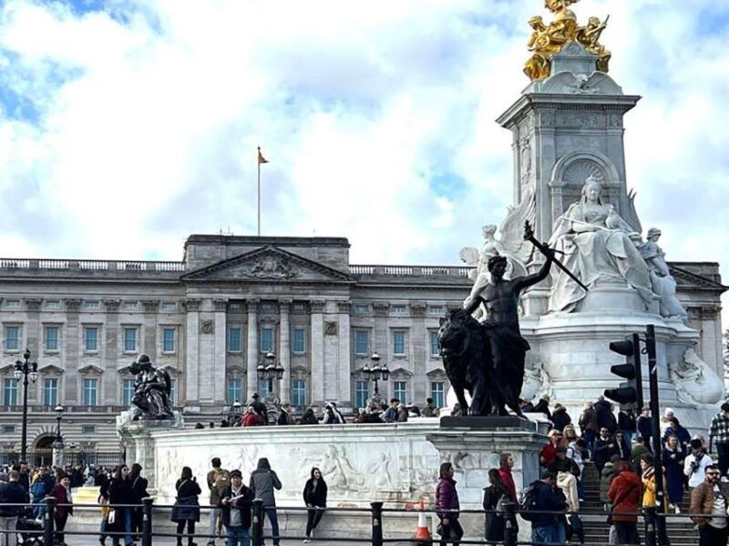 explore-london-cenotaph-and-buckingham-palace