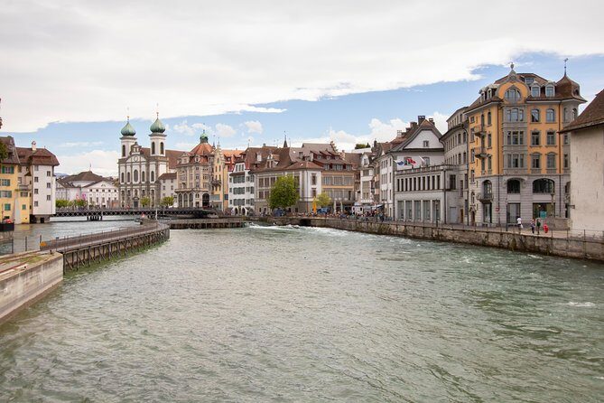 Explore Lucerne in 60 minutes with a Local - Discover Hofkirche St. Leodegar