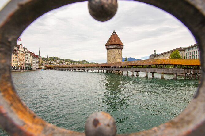 Explore Lucerne in 60 minutes with a Local - Stroll along the Chapel Bridge
