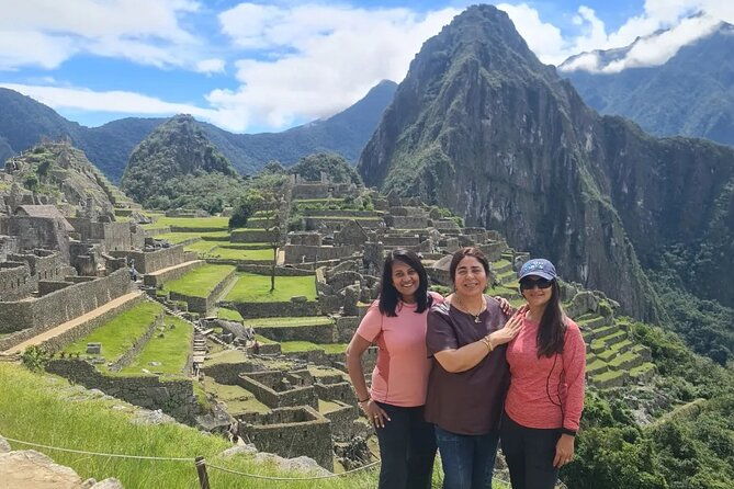 explore-machu-picchu-in-one-day-panoramic-360-luxury-train