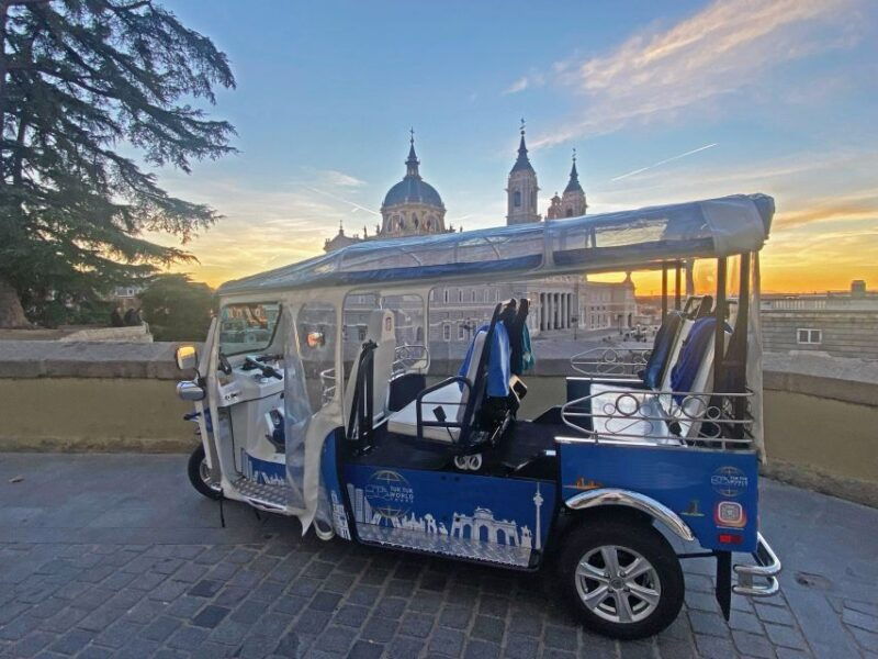 explore-madrids-top-sights-on-an-electric-tuk-tuk-tour