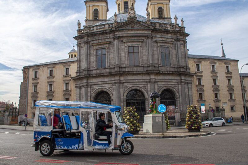 explore-madrids-top-sights-on-an-electric-tuk-tuk-tour