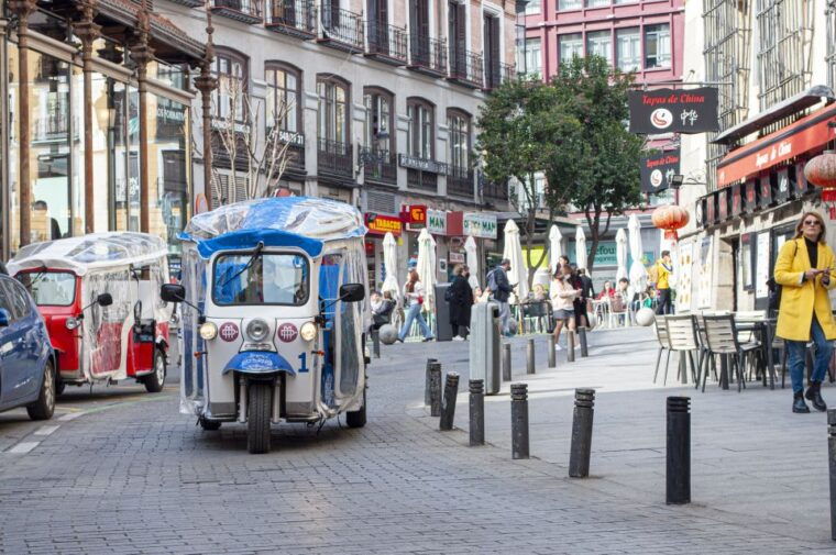 explore-madrids-top-sights-on-an-electric-tuk-tuk-tour
