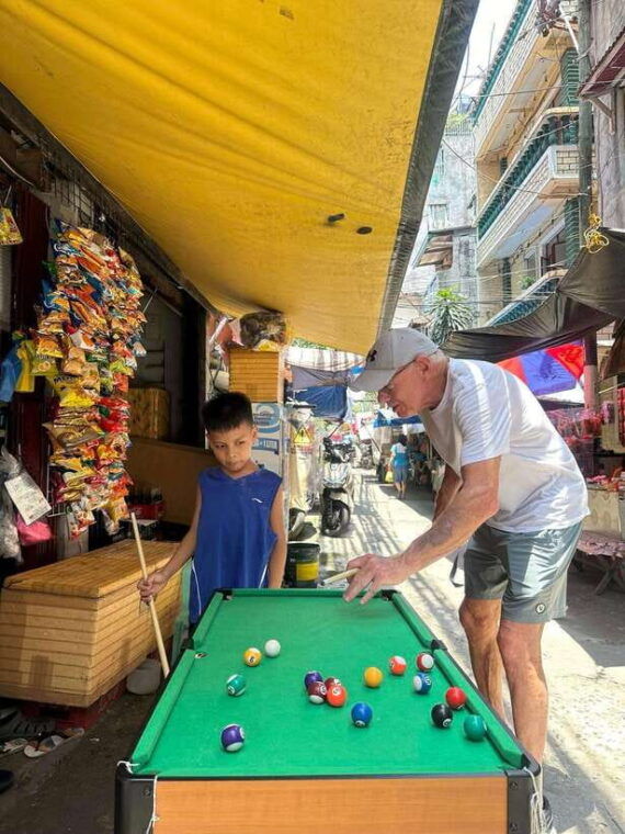 explore-manila-slums-and-hidden-market
