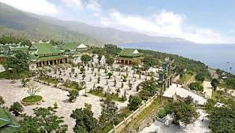 explore-marble-mountains-monkey-mountain-am-phu-cave-am