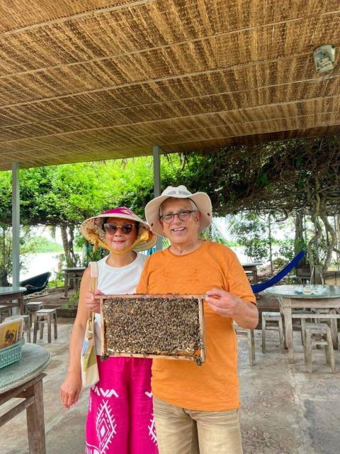 explore-mekong-delta-my-tho-ben-tre-vinh-trang-pagoda