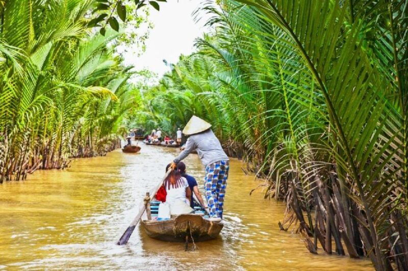 explore-mekong-delta-tour-with-local-guide