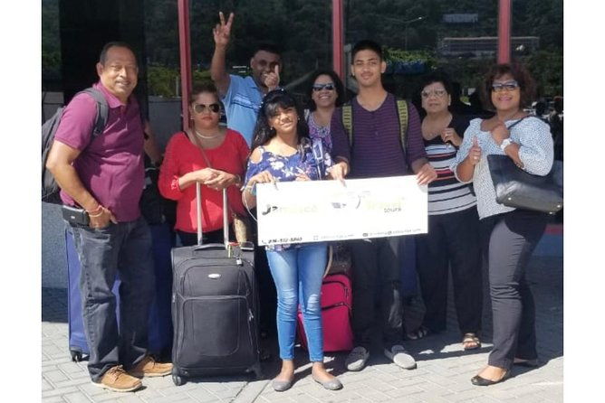 explore-montego-bay-airport-round-trip-transfer-to-ocho-rios