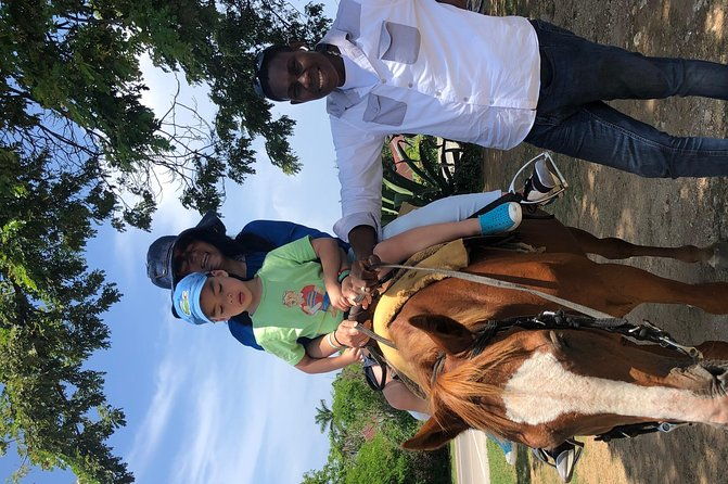 explore-montego-bay-jamaica-horse-back-riding-blue-hole-falls