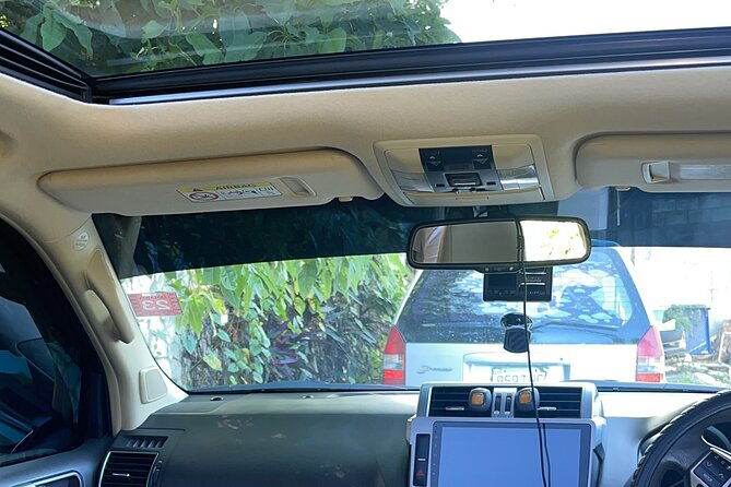 explore-montego-bay-jamaica-luxury-round-ttransfer-in-montego-bay