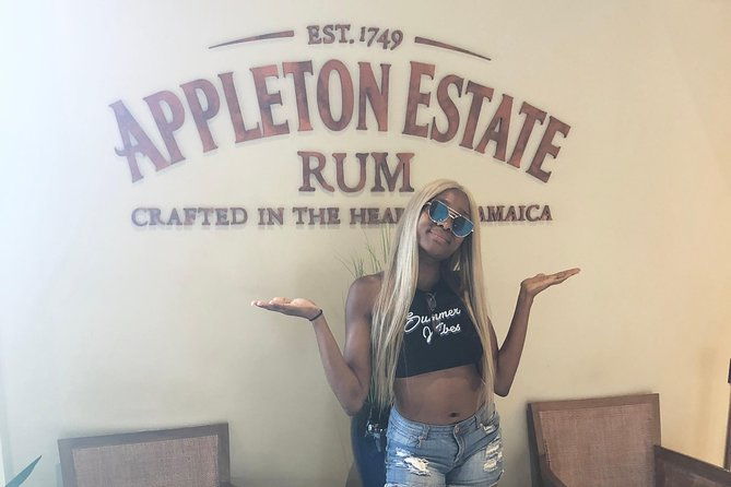 explore-montego-bay-jamaica-to-pelican-bar-appleton-rum-factory