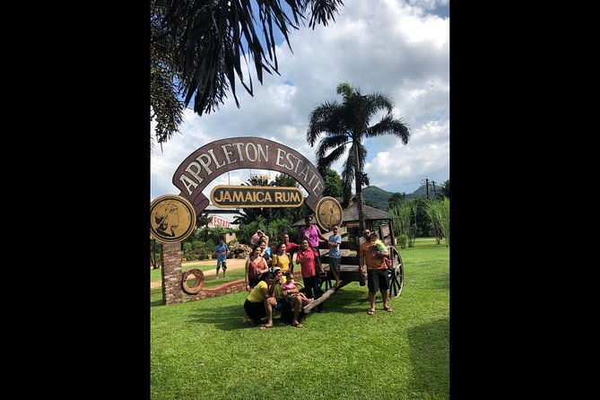 explore-montego-bay-jamaica-to-pelican-bar-appleton-rum-factory