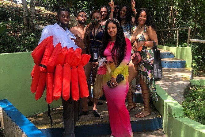 explore-montego-bay-jamaica-tomartha-brae-rafting-blue-hole-tour