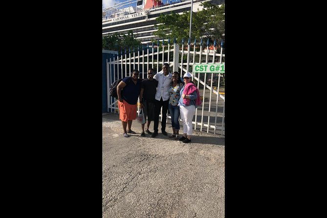 explore-montego-bay-jamaica-tour-to-dunns-river-falls