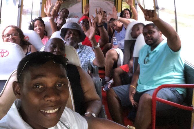 explore-montego-bay-jamaica-tour-to-dunns-river-falls