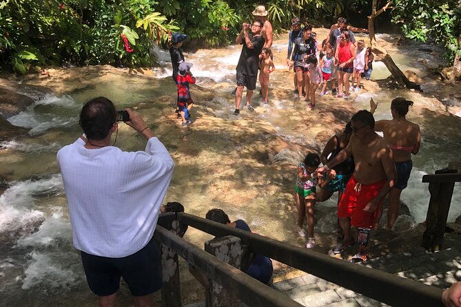 explore-montego-bay-jamaica-tour-to-dunns-river-falls