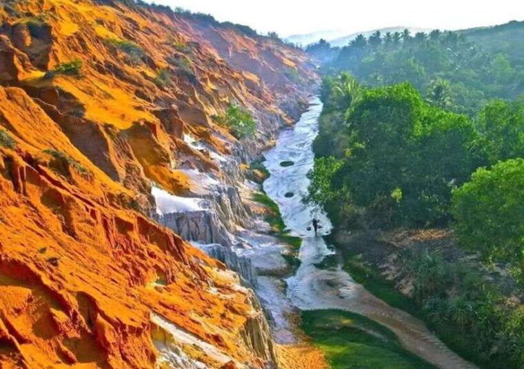 explore-mui-ne-by-jeep-a-local-guide-to-the-best-highlights