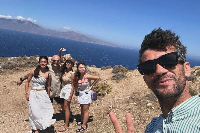 explore-mykonos-with-local-guide-and-jeep-renegade-private-tour