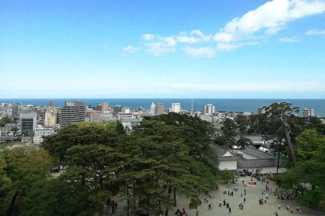 explore-odawara-castle-samurai-seaside-and-traditional-crafts