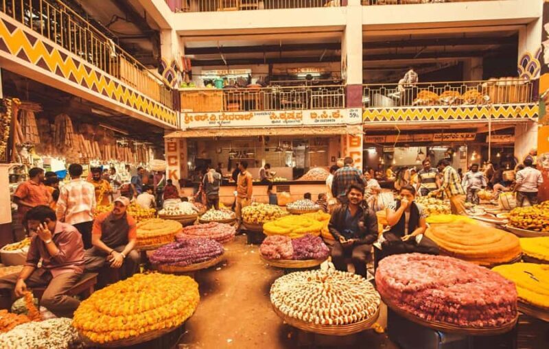 Explore Old Mysore City: Guided Walking Tour by Foot - Bustling Devaraja Market