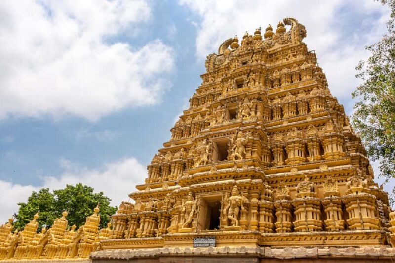 Explore Old Mysore City: Guided Walking Tour by Foot - Practical Details & Group Dynamics