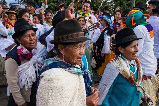 explore-old-town-quito-sightseeing-food-culture-small-group-walking-tour