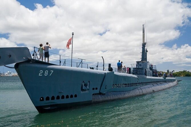 explore-pearl-harbor-uss-arizona-memorial-battleship-missouri
