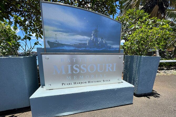 explore-pearl-harbor-uss-arizona-memorial-battleship-missouri