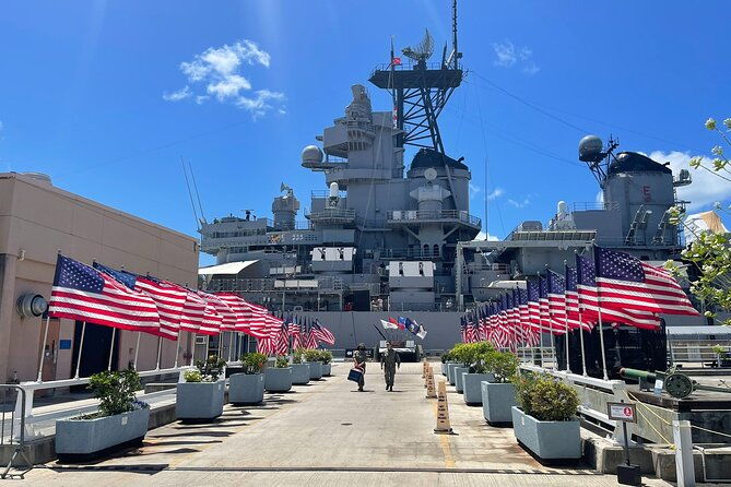 explore-pearl-harbor-uss-arizona-memorial-battleship-missouri
