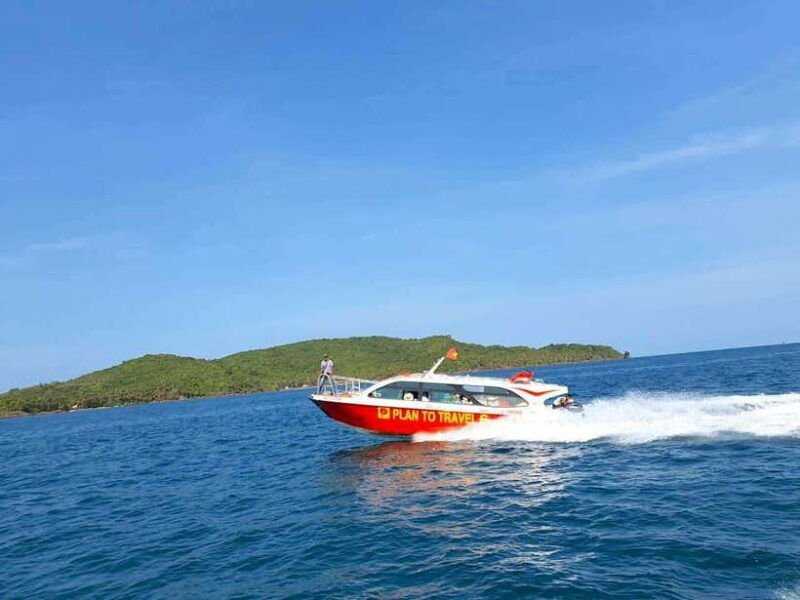 explore-phu-quoc-cable-car-4-island-trip-by-speed-boat