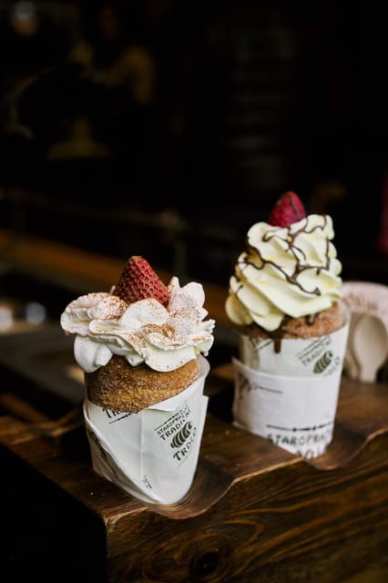 explore-prague-with-our-chimney-cake-prague-trail