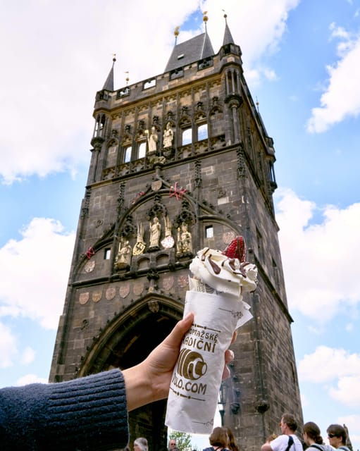 explore-prague-with-our-chimney-cake-prague-trail