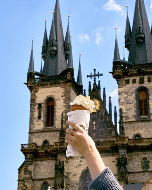 explore-prague-with-our-chimney-cake-prague-trail