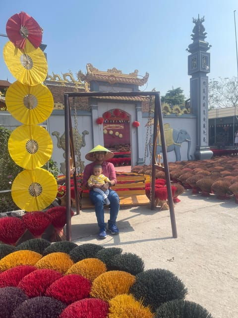 explore-quang-phu-cau-incense-stick-hat-lacquer-village