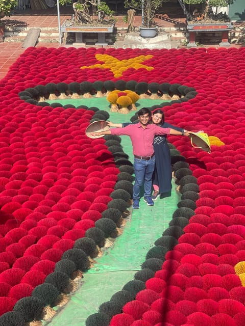 explore-quang-phu-cau-incense-stick-hat-lacquer-village