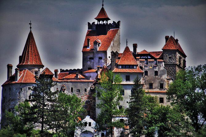 Explore Romania - 14 Days Private Guided Tour - Detailed Breakdown of the Itinerary