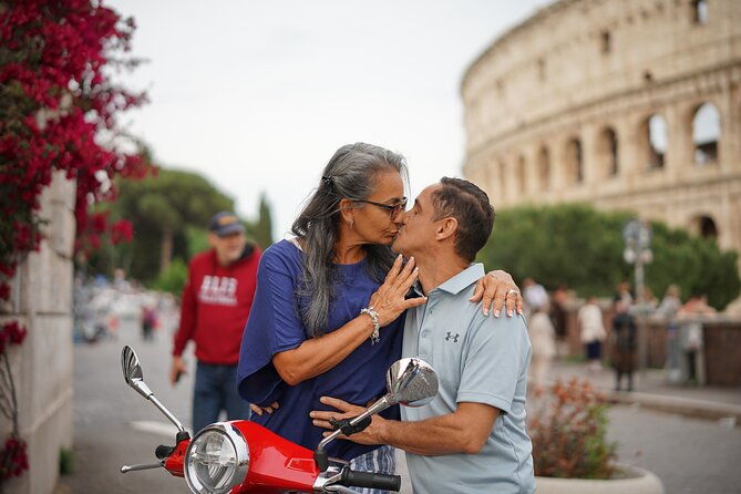explore-rome-on-vintage-vespa-with-tiramisu
