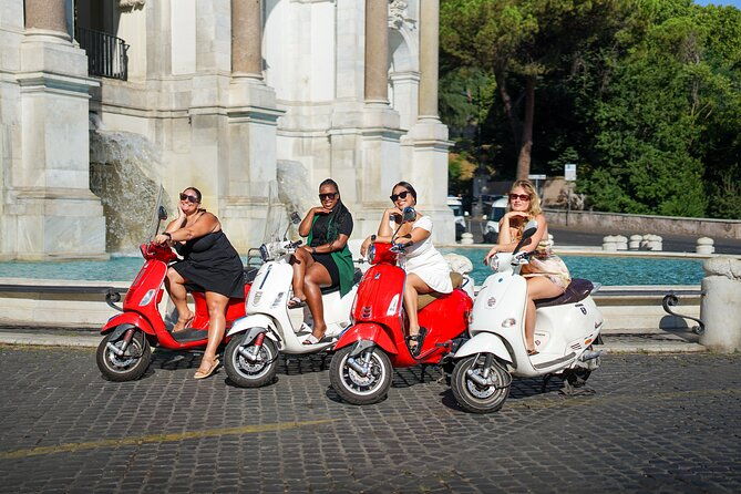 explore-rome-on-vintage-vespa-with-tiramisu