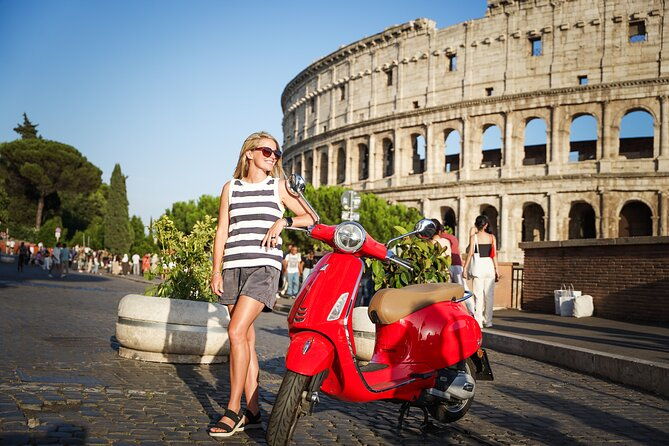 explore-rome-on-vintage-vespa-with-tiramisu